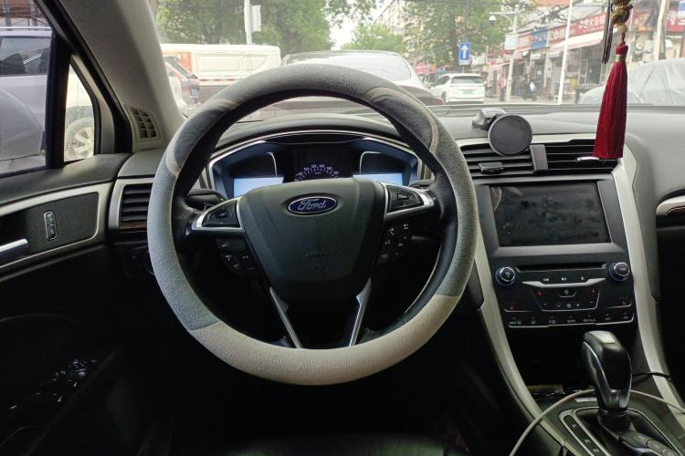 Used Ford Mondeo 2013 2.0L GTDi 200 Luxury Model Steering Wheel