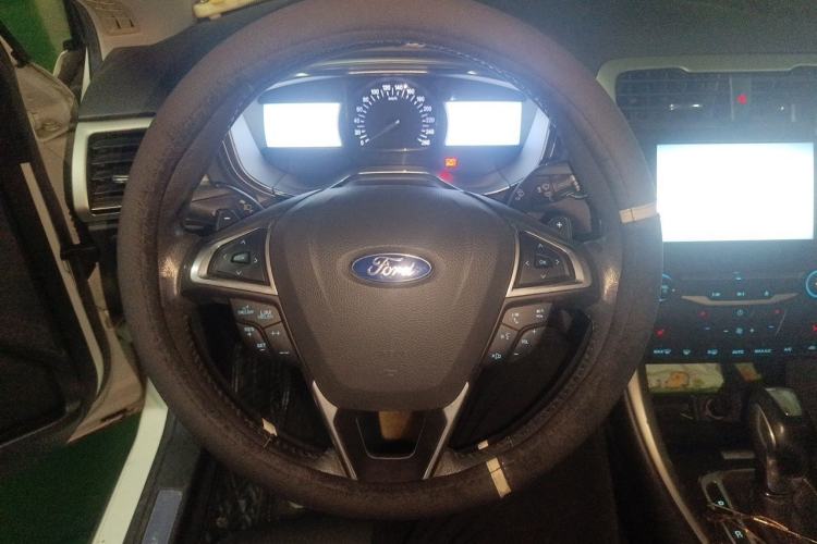 Used Ford Mondeo 2013 2.0L GTDi 200 Luxury Model Steering Wheel