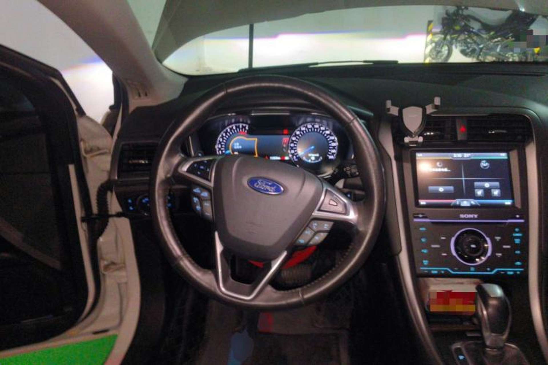 Used Ford Mondeo 2013 2.0L GTDi240 Luxury Sport Model Steering Wheel