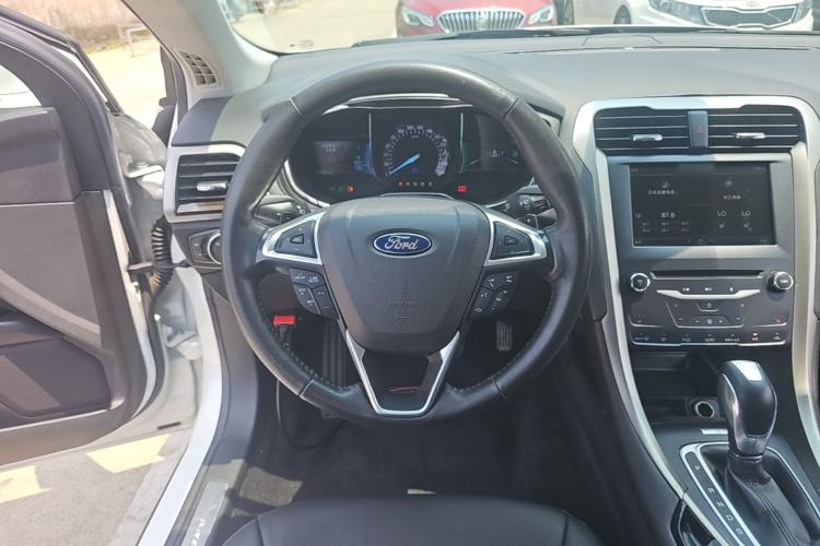 Used Ford Mondeo 2013 2.0L GTDi 200 Luxury Model Steering Wheel