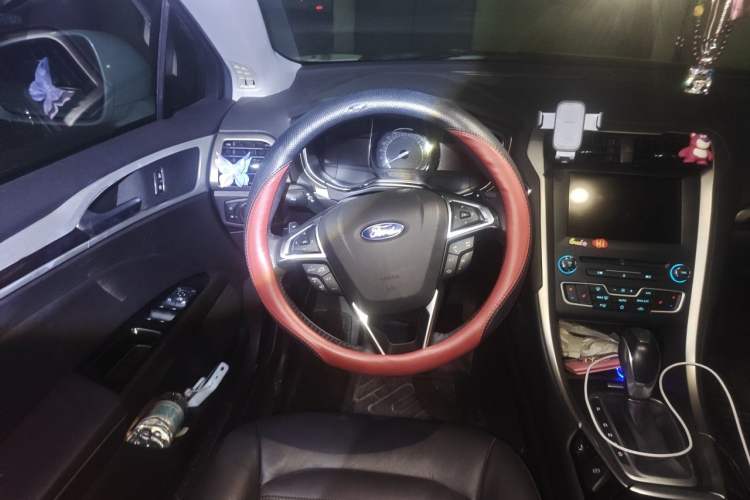 Used Ford Mondeo 2013 2.0L GTDi 200 Luxury Model Steering Wheel