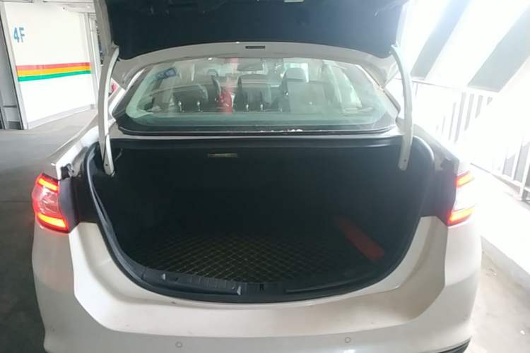 Used Ford Mondeo 2013 2.0L GTDi 200 Fashion Edition Trunk