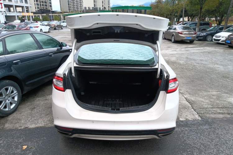 Used Ford Mondeo 2013 2.0L GTDi 200 Luxury Model Trunk