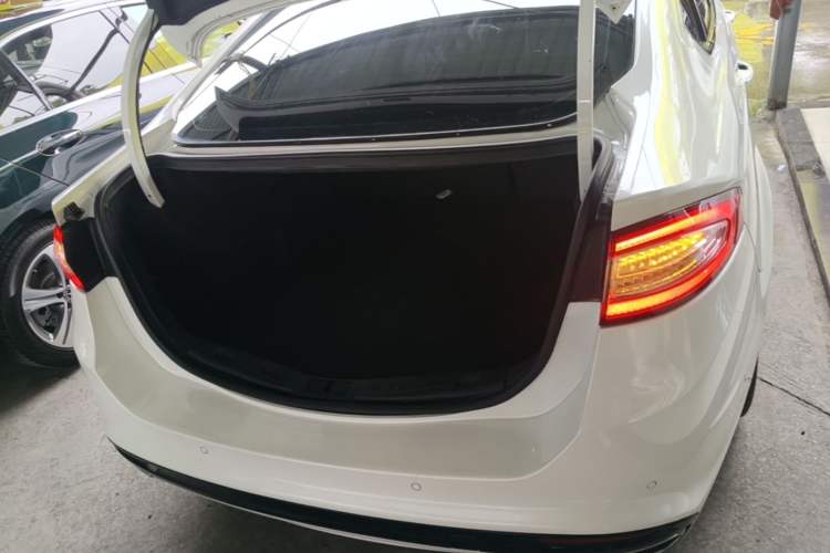 Used Ford Mondeo 2013 2.0L GTDi 200 Fashion Edition Trunk