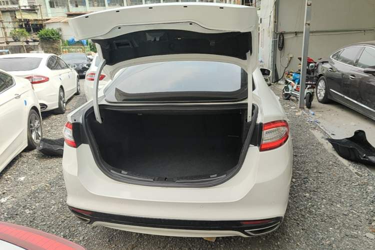 Used Ford Mondeo 2013 2.0L GTDi240 Luxury Sport Model Trunk