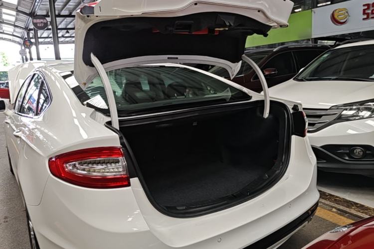 Used Ford Mondeo 2013 2.0L GTDi 200 Luxury Model Trunk