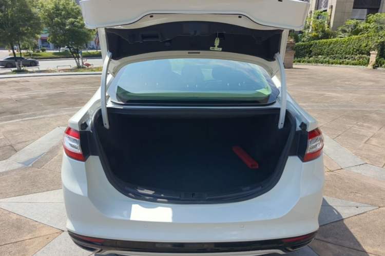 Used Ford Mondeo 2013 2.0L GTDi 200 Fashion Edition Trunk