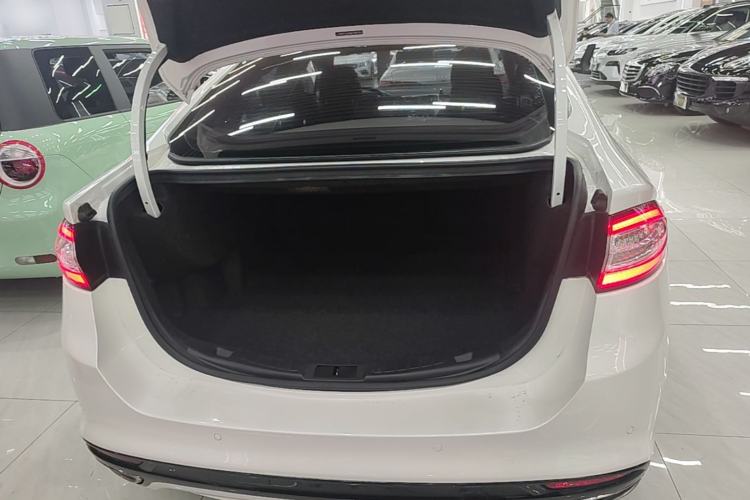 Used Ford Mondeo 2013 2.0L GTDi 200 Luxury Model Trunk
