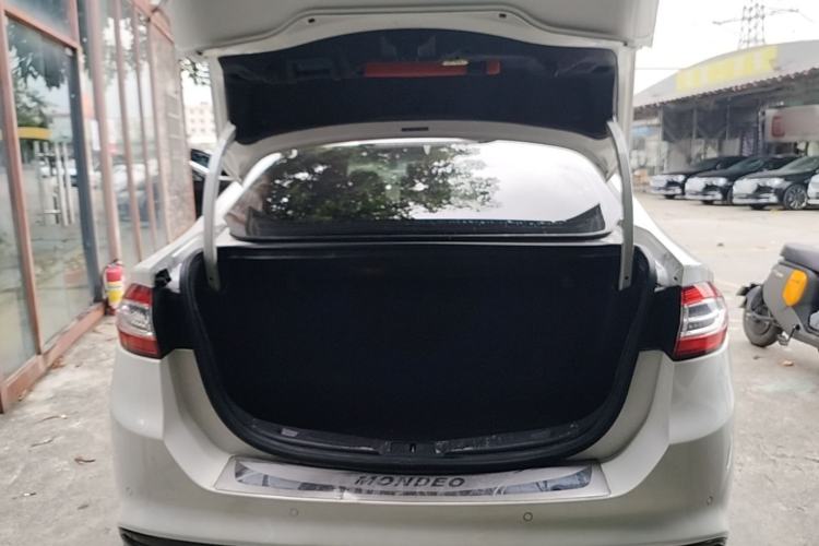 Used Ford Mondeo 2013 2.0L GTDi 200 Luxury Model Trunk