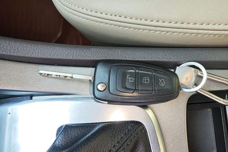 Used Ford Mondeo 2013 2.3L Fashion Edition Vehicle Key