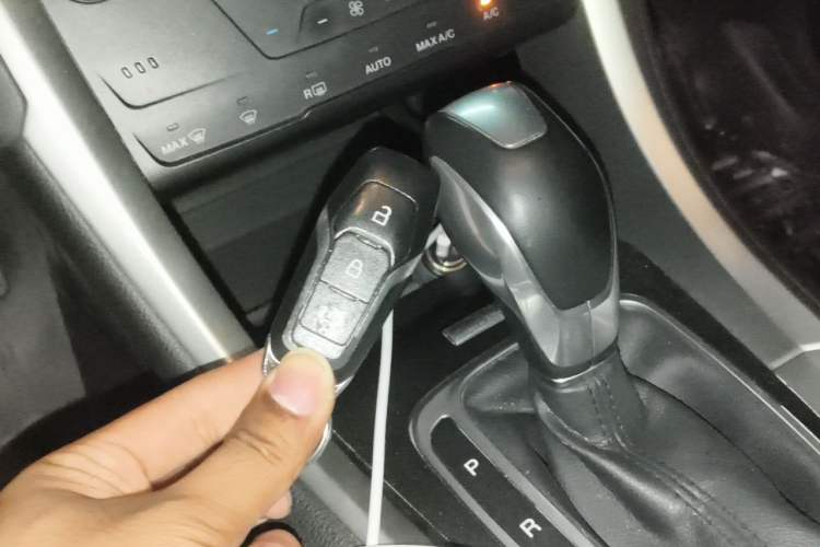 Used Ford Mondeo 2013 2.0L GTDi 200 Luxury Model Vehicle Key