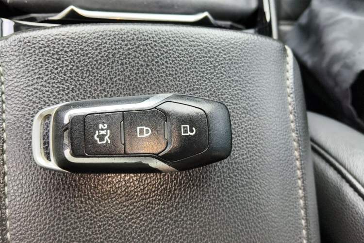 Used Ford Mondeo 2013 2.0L GTDi 200 Luxury Model Vehicle Key