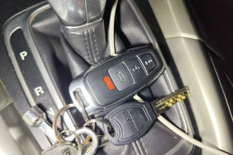 Used Ford Mondeo 2013 2.0L GTDi 200 Luxury Model Vehicle Key