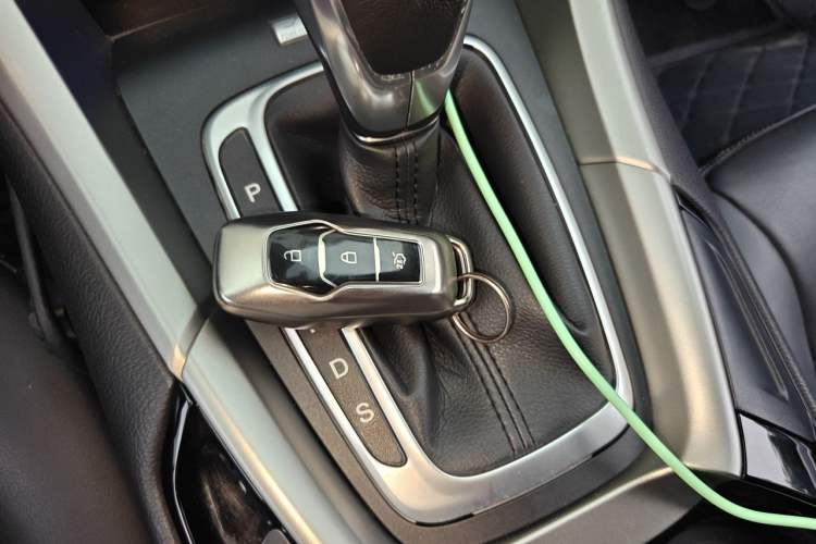 Used Ford Mondeo 2013 2.0L GTDi 200 Luxury Model Vehicle Key
