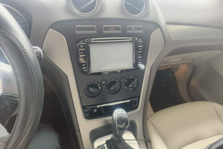 Used Ford Mondeo 2013 2.3L Fashion Edition Audio And AC Panel