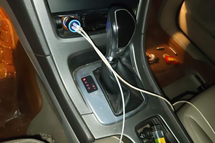 Used Ford Mondeo 2013 2.3L Fashion Edition Gear Lever