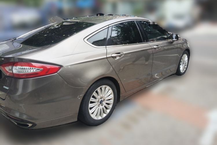 Used Ford Mondeo 2013 2.0L GTDi 200 Luxury Model Rear Right 45 Deg