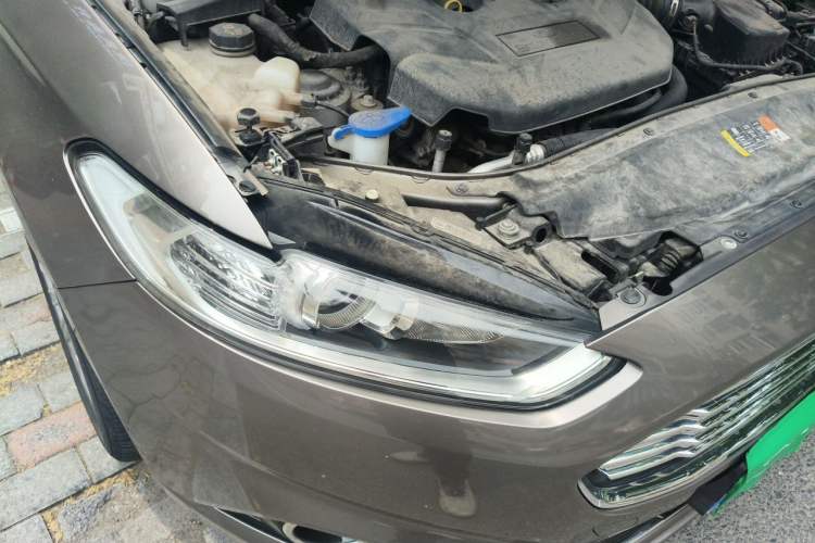 Used Ford Mondeo 2013 2.0L GTDi 200 Luxury Model Right Front Headlight