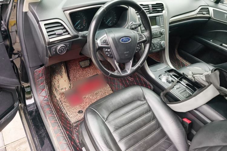 Used Ford Mondeo 2017 EcoBoost 180 Stylish Model Center Console
