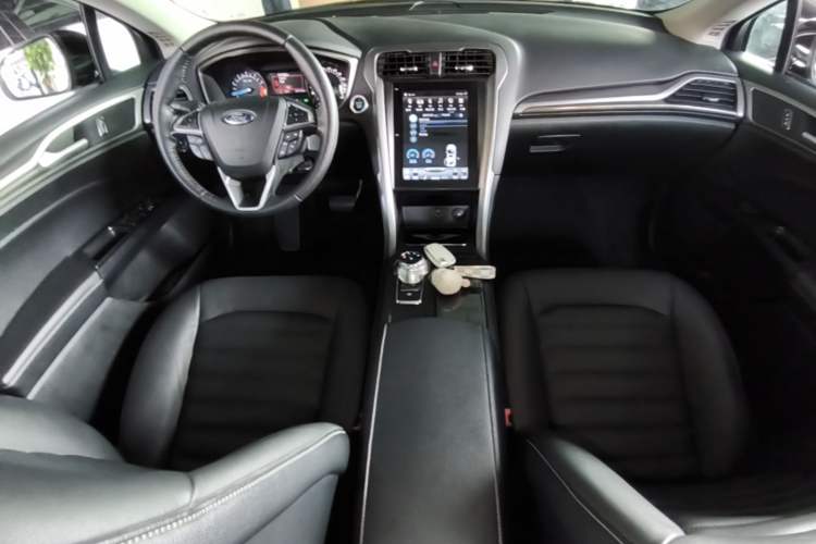 Used Ford Mondeo 2017 Restyled EcoBoost 200 Fashion Edition Center Console