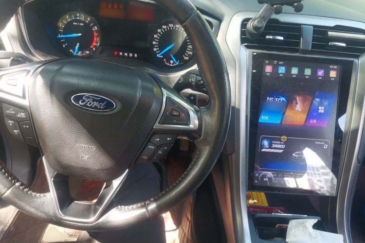 Used Ford Mondeo 2017 Facelifted EcoBoost 180 Fashion Edition Center Console