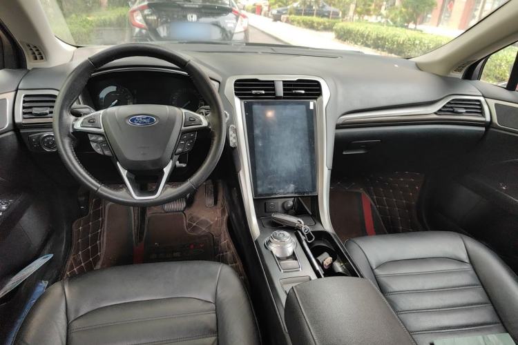 Used Ford Mondeo 2017 EcoBoost 180 Stylish Model Center Console