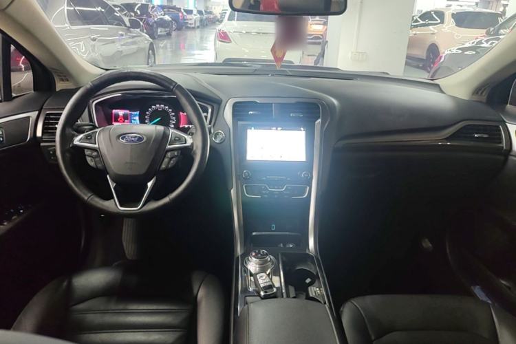 Used Ford Mondeo 2017 EcoBoost 180 Luxury Model Center Console