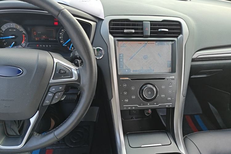 Used Ford Mondeo 2017 EcoBoost 200 Stylish Model Center Console
