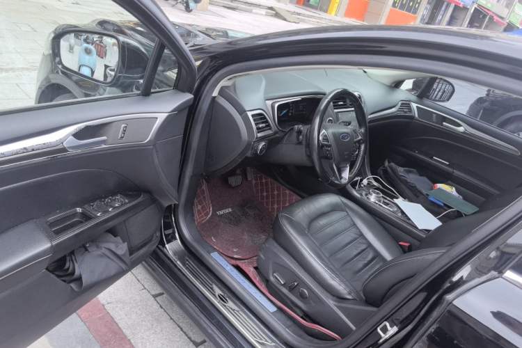 Used Ford Mondeo 2017 EcoBoost 200 Luxury Model Driver Seat
