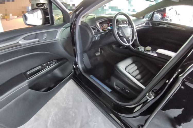 Used Ford Mondeo 2017 Restyled EcoBoost 200 Fashion Edition Driver Seat
