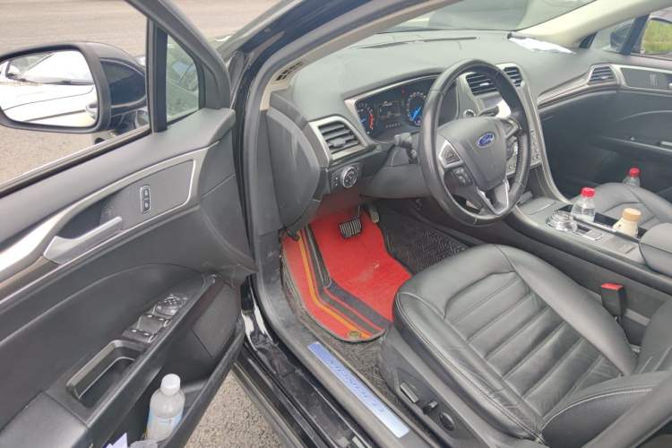 Used Ford Mondeo 2017 Restyled EcoBoost 200 Fashion Edition Driver Seat