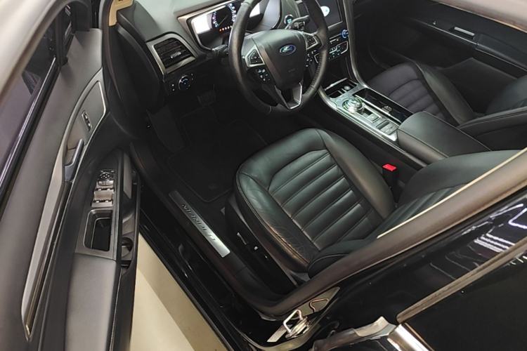 Used Ford Mondeo 2017 EcoBoost 180 Luxury Model Driver Seat