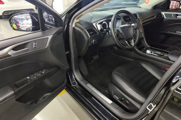 Used Ford Mondeo 2017 EcoBoost 180 Luxury Model Driver Seat