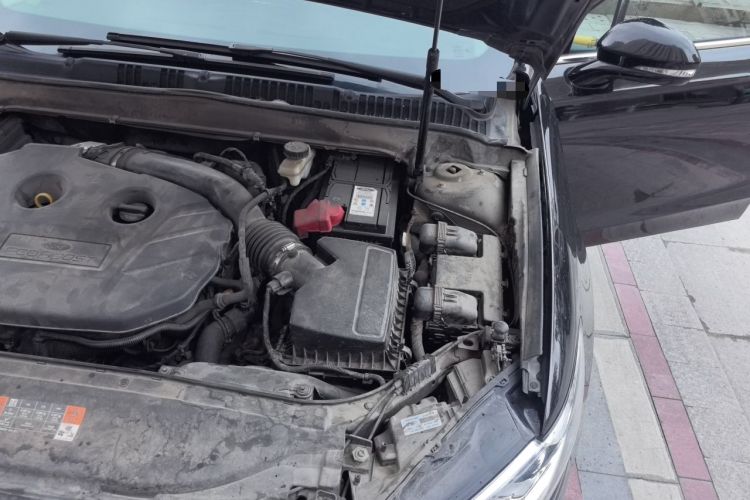 Used Ford Mondeo 2017 EcoBoost 200 Luxury Model Engine Bay Left