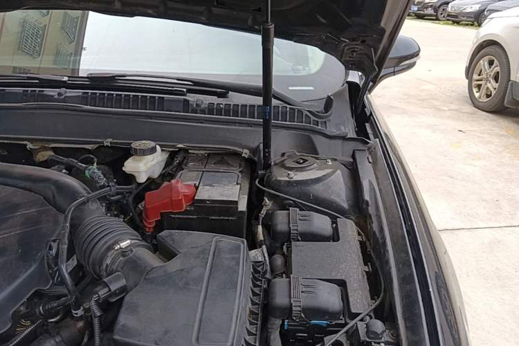 Used Ford Mondeo 2017 EcoBoost 200 Stylish Model Engine Bay Left