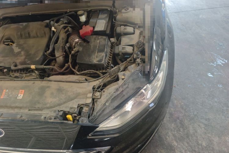 Used Ford Mondeo 2017 EcoBoost 180 Stylish Model Engine Bay Left