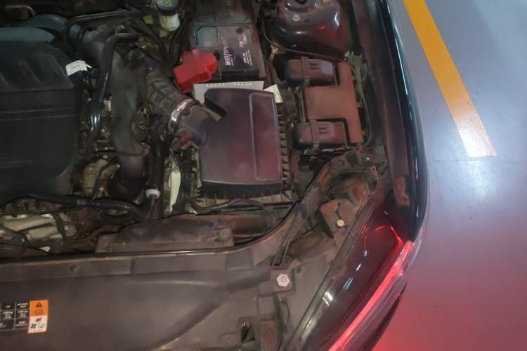 Used Ford Mondeo 2017 EcoBoost 180 Stylish Model Engine Bay Left