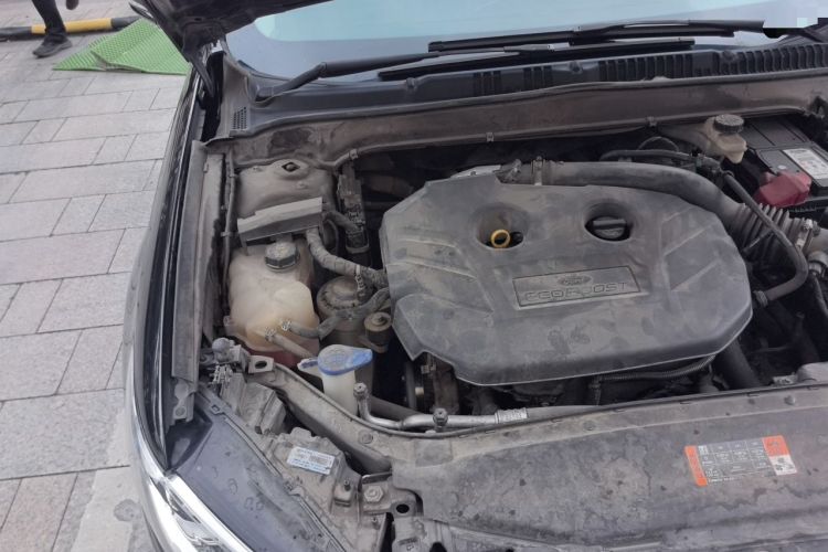 Used Ford Mondeo 2017 EcoBoost 200 Luxury Model Engine Bay Right
