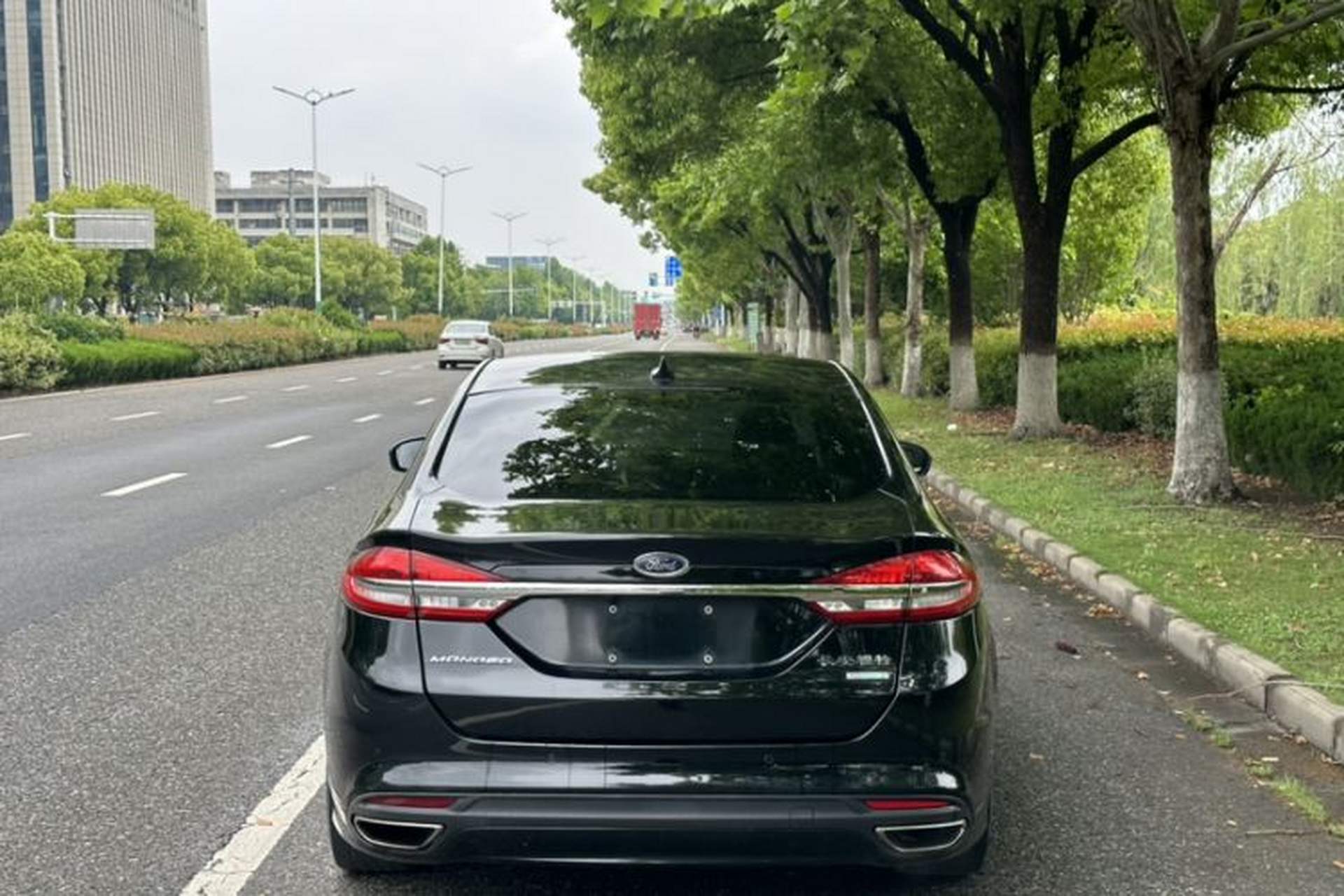 Used Ford Mondeo 2017 EcoBoost 180 Stylish Model Exterior 1
