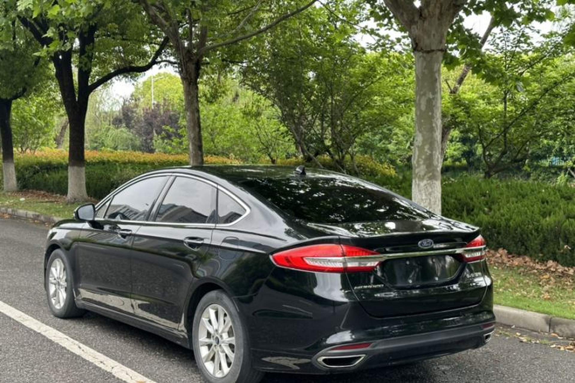 Used Ford Mondeo 2017 EcoBoost 180 Stylish Model Exterior 2