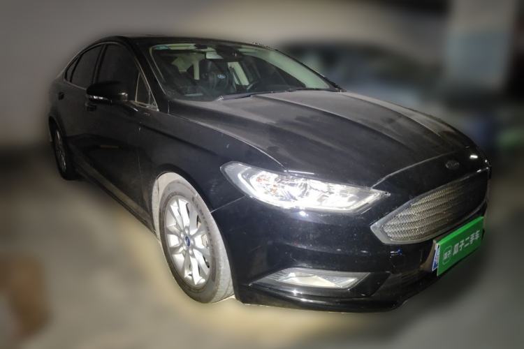Used Ford Mondeo 2017 EcoBoost 200 Luxury Model Front Right 45 Deg