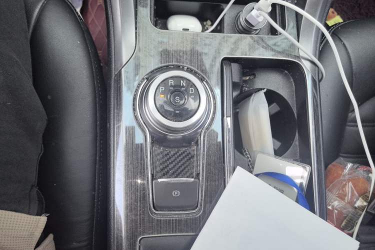 Used Ford Mondeo 2017 EcoBoost 200 Luxury Model Gear Lever