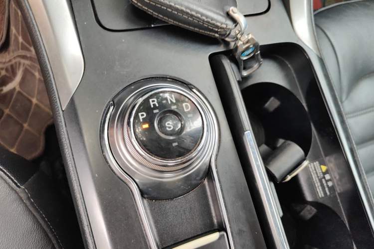 Used Ford Mondeo 2017 EcoBoost 180 Stylish Model Gear Lever