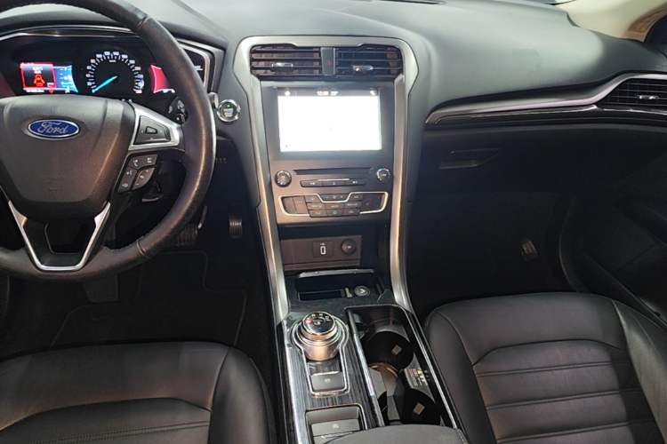 Used Ford Mondeo 2017 EcoBoost 180 Luxury Model Gear Lever