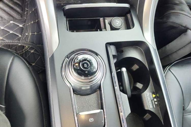 Used Ford Mondeo 2017 EcoBoost 180 Stylish Model Gear Lever