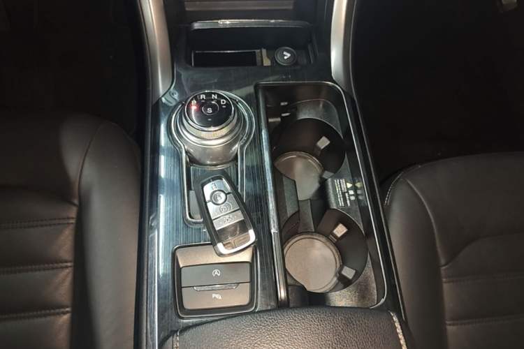 Used Ford Mondeo 2017 EcoBoost 180 Luxury Model Gear Lever