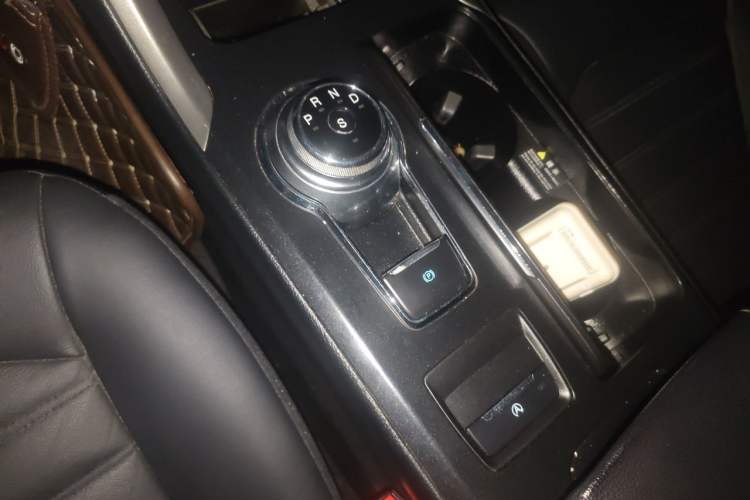 Used Ford Mondeo 2017 EcoBoost 180 Stylish Model Gear Lever