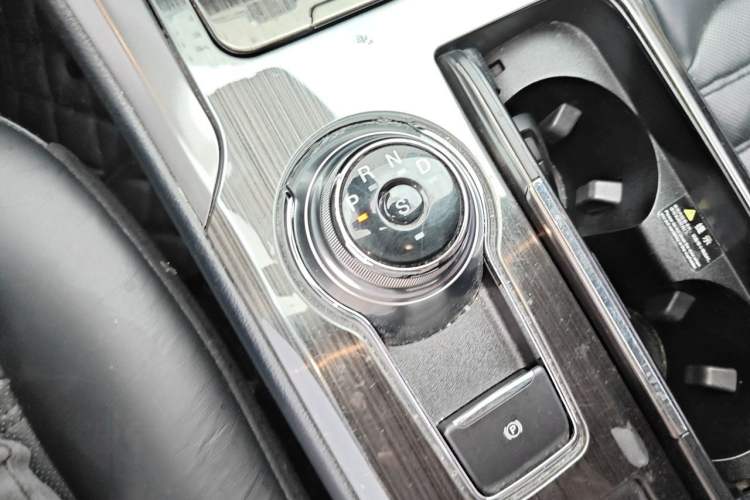 Used Ford Mondeo 2017 EcoBoost 180 Ultimate Model Gear Lever