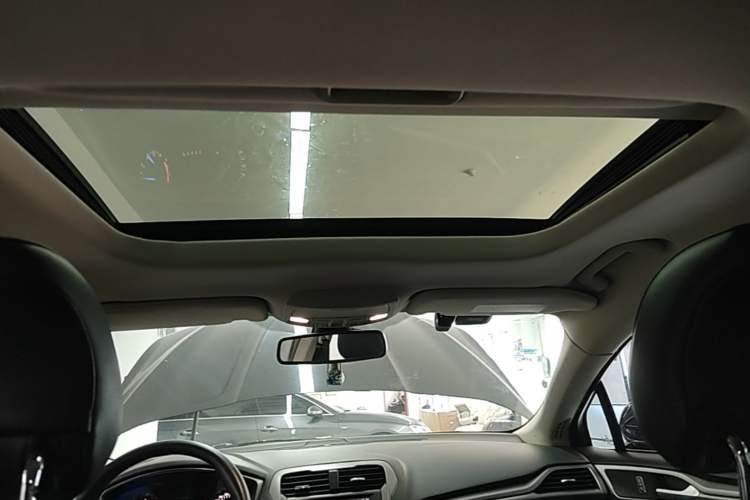 Used Ford Mondeo 2017 EcoBoost 180 Stylish Model Headliner