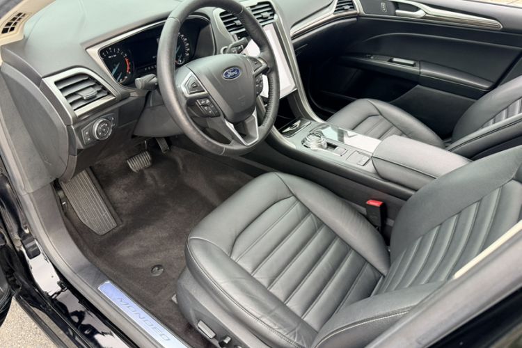 Used Ford Mondeo 2017 Restyled EcoBoost 200 Fashion Edition Interior 1